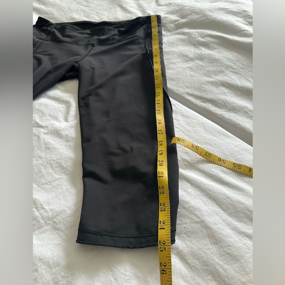 lululemon black cropped leggings, size 12 - Picture 9 of 10